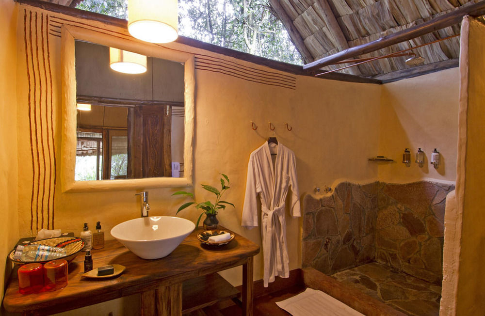 Sanctuary Gorilla Forest Camp Hotel Ntungamo  Buitenkant foto